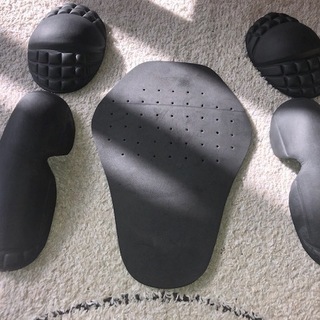 ライダージャケットの汎用プロテクター　検討中