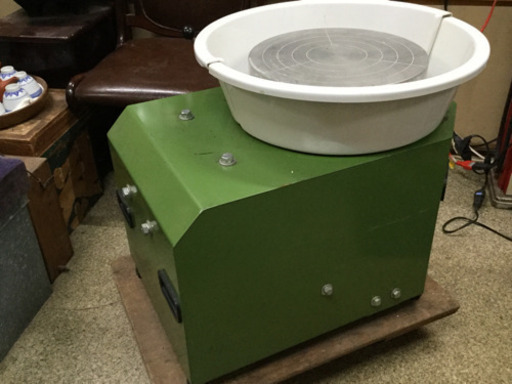 中古　1991年製　電気ろくろ 　幅48　　奥行58.5　　高さ46.8　 （ｃｍ）　電動ろくろ　陶芸　左右回転可能