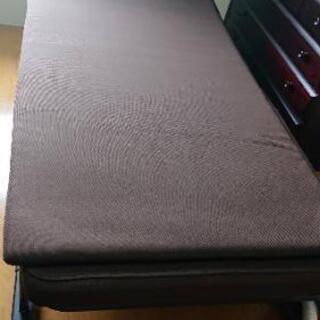 折り畳み式ベッドの画像