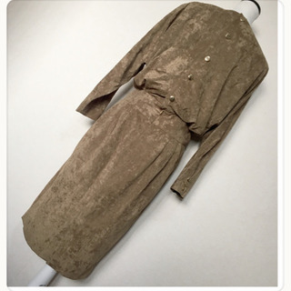 【JULY ClAIRE】レトロベロア調ドルマンスリーブワンピース 金ボタンの画像