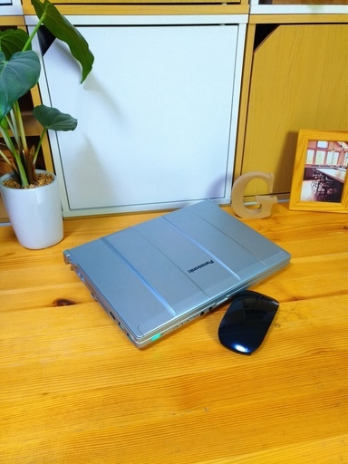 corei5でメモリ6Gの超高性能Panasonic★　コンパクト軽量で持ち運びも便利♪　頑丈堅牢！　大容量320G　高速★　パナソニ