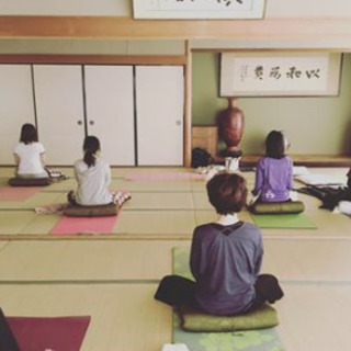 学園前・あやめ池　初心者向け女性ヨガ教室／年齢不問、初めての方大歓迎／更年期や自律神経の悩みにの画像