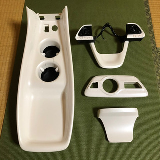 プリウス50系　コンソールトレー、シフトレバーホール、ステアリン...