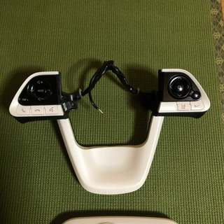 プリウス50系　コンソールトレー、シフトレバーホール、ステアリングスイッチパッドASSYの画像