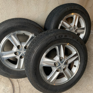 スタッドレスタイヤ 4本　205/65/R15 114.3の画像