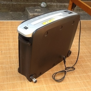 【値下げ700円に】オーム電機のスリムシュレッダーSHR-505...