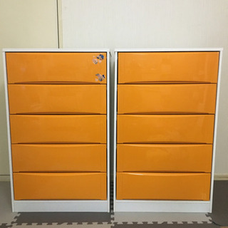オレンジの棚×2(タンス)です！詳細は↓の画像