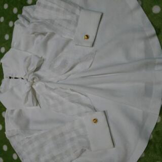 可愛い11号白ブラウス