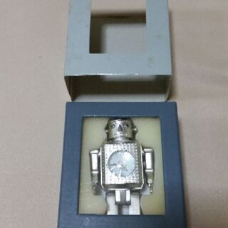 ロボット型置き時計の画像