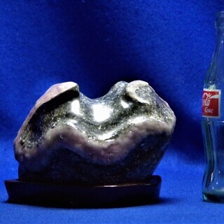 蛍光蛇石 ブラックライトで発光 財運オブジェ UVランプ対応 白蛇