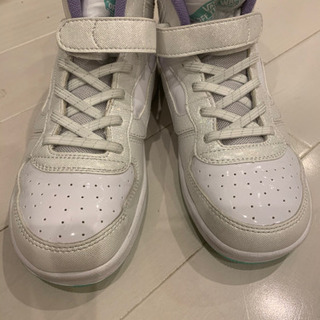 22センチ　VANS バッシュ　女の子用　白✖️グリーン