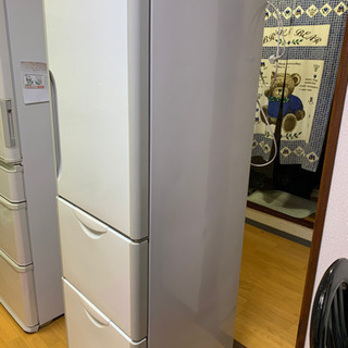 3ドア日立の冷蔵庫(インバーター)2011年の画像