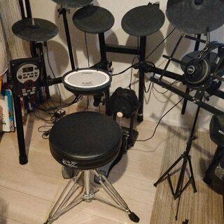 Roland 電子ドラムの画像