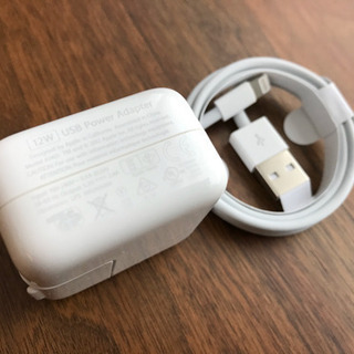 iPhone 12W充電器＋Lightningケーブル