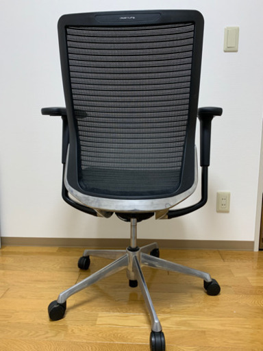 オカムラ　コーラル　黒　オフィスチェア
