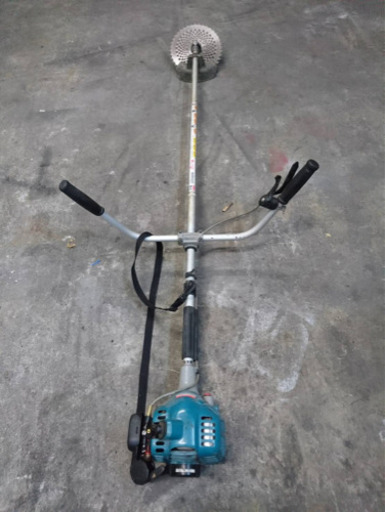草刈機 草刈り機 草払い機 刈払機 刈り払い機 マキタ【良品】動作OK エンジン式