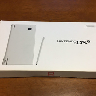 任天堂DSi 白　箱付きの画像