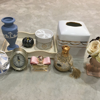 ウエッジウッド花瓶、フェラガモ香水他