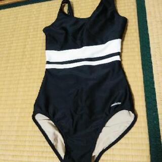 【取引中】ワンピース水着　白横縞