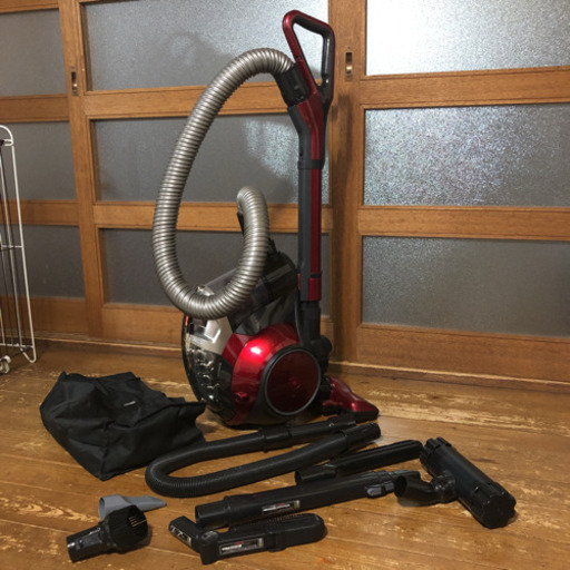 新古品 東芝 高級 サイクロン 掃除機 VC-SG711