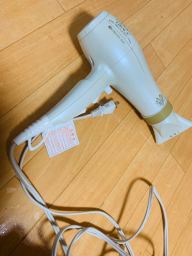 ヘヤードライヤー！コードも長く使いやすい！