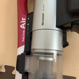 SHARP ラクティブエア　コードレス掃除機の画像
