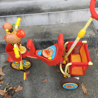 アンパンマン三輪車の画像