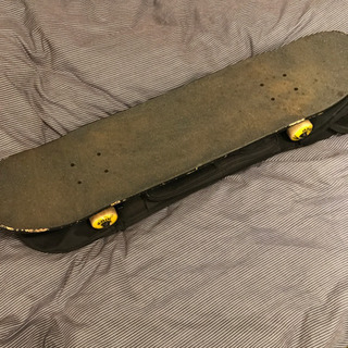 【0円で譲ります】黒いスケボー（バッグと工具付）の画像