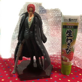 ワンピース　シャンクス　フィギュア