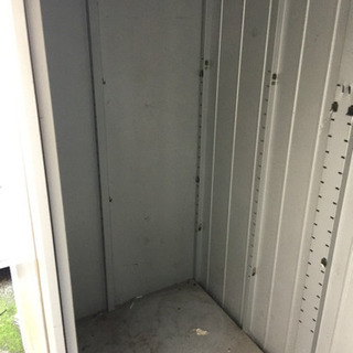 イナバ物置 中古 鍵付きの画像
