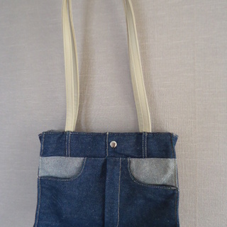 デニム　ジーンズリメイク風　ショルダーバッグの画像