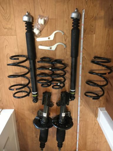 日産リーフ　純正サスペンション　新車外し