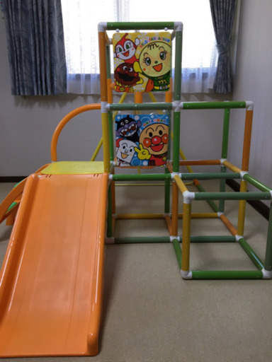室内遊びに最適　アンパンマン　ジャングルジム