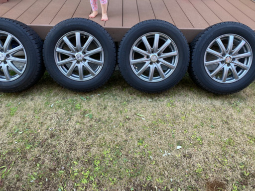 商談中　スタッドレスタイヤ、ホイール4本セット