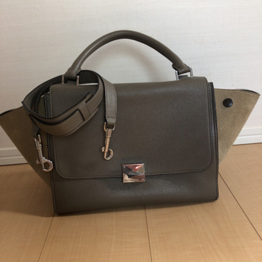 セリーヌトラペーズ