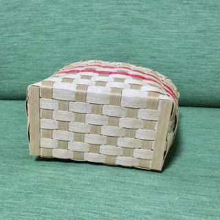 シンプルな かごバッグ 籠バッグ 手作り？ の画像