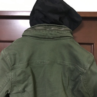 急募！メンズカーキ色ミリタリー風　アウター上着サイズＭの画像