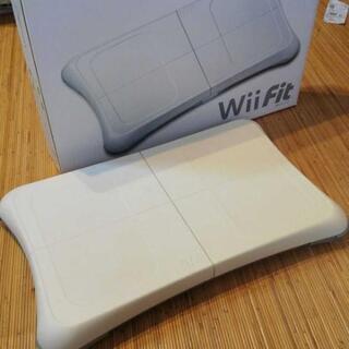 Wii本体セット（WiiFit本体付）の画像