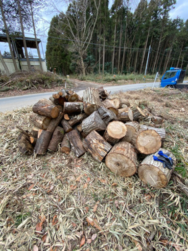 ③ 茨城町発　薪　軽トラ一台に積めるだけ　樫.など　