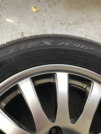 スタッドレスタイヤ　225/60R16 ４本　アルミホイール付き