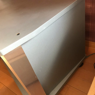 キャスター付きテレビ台の画像