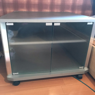 キャスター付きテレビ台