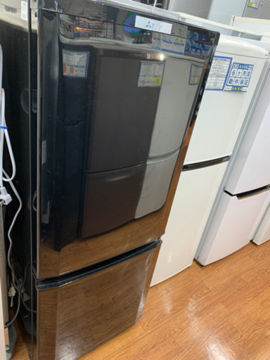 現在当店での最安値冷蔵庫! 2ドア冷蔵庫のカラーブラックになります!