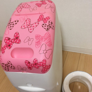 カートリッジ付おむつゴミ箱　ミニーのリボン柄の画像