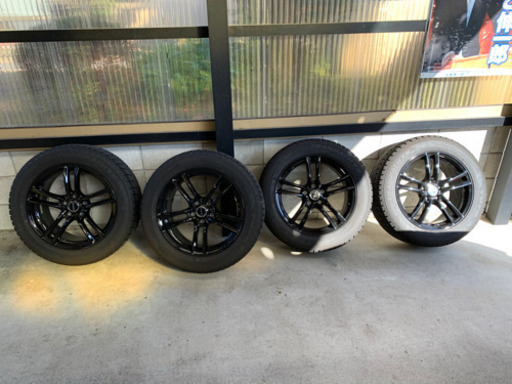 18インチ　ハリアースタッドレスタイヤ 溝あり