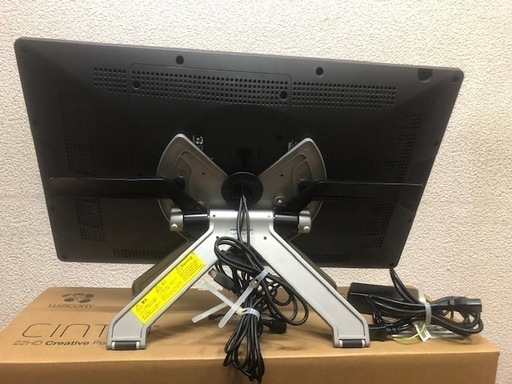 ☆美品!! ワコム液晶ペンタブレット 22インチ 