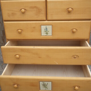 無料で差し上げます。■洋服箪笥　タンス　チェスト 　W80 D59 H178.5の画像