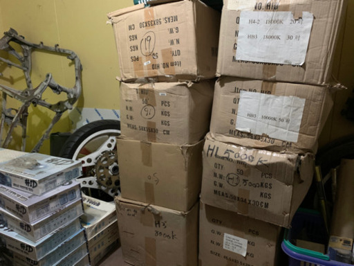 未使用品HID大量約284個　長期保管