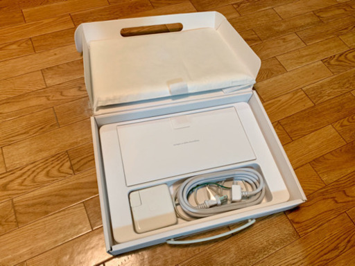 MacBook / MC516J/A Mid2010