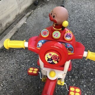 ★ 発送可 ★ ブザー付おでかけ三輪車 それいけ！アンパンマン デラックスII レッドの画像